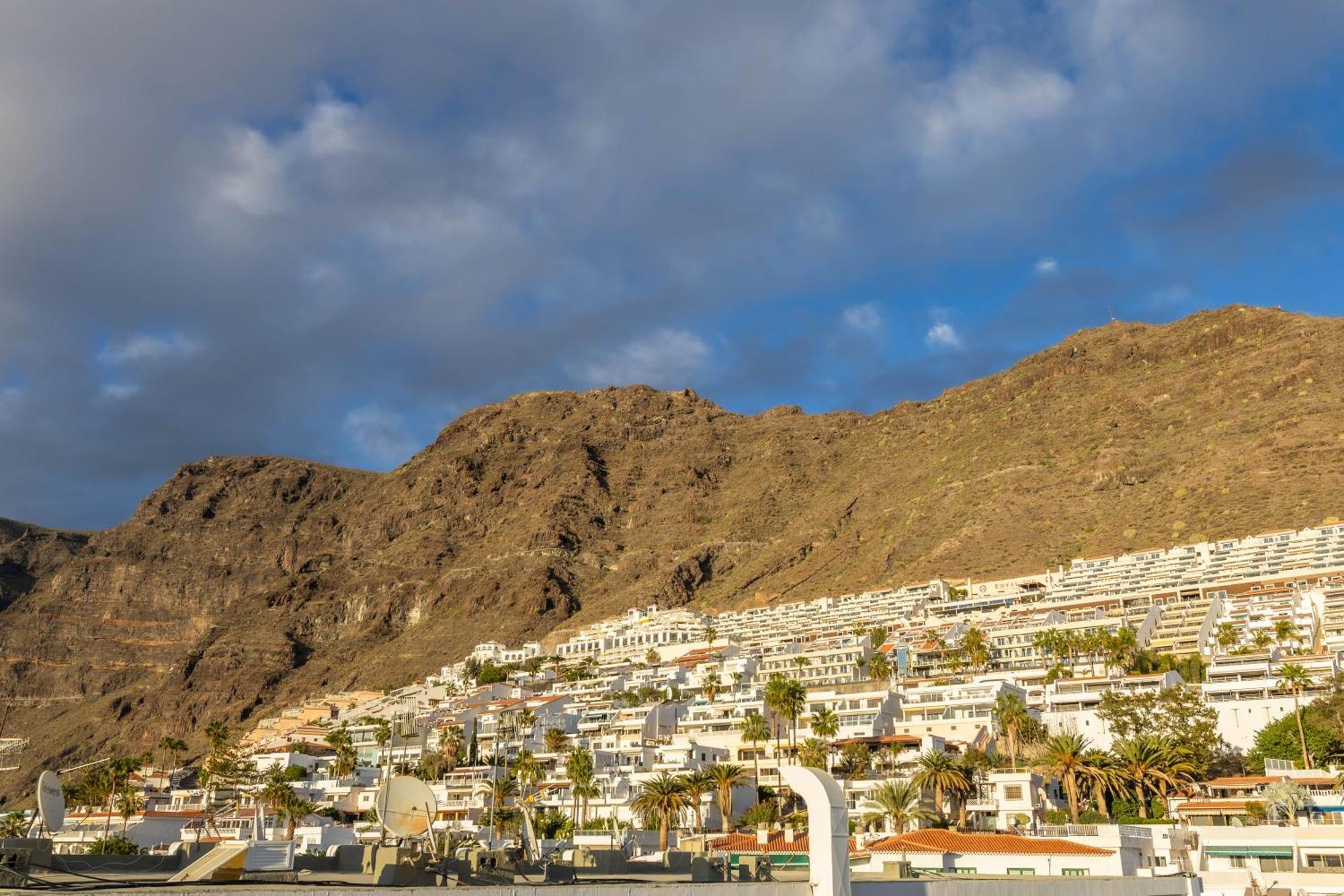 Teneryfa Los Gigantes Acantilado de los Gigantes المظهر الخارجي الصورة